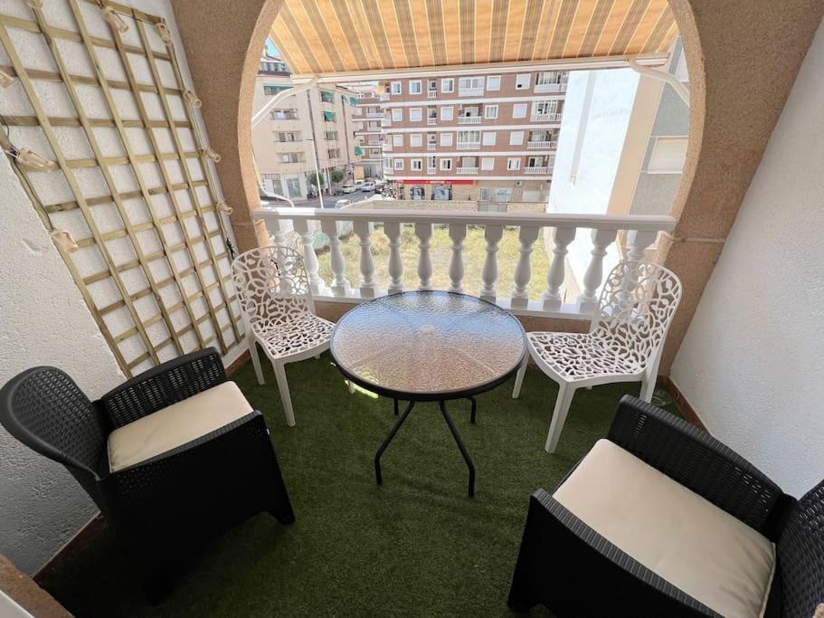 Nice And Central Apartment Torrevieja Dış mekan fotoğraf