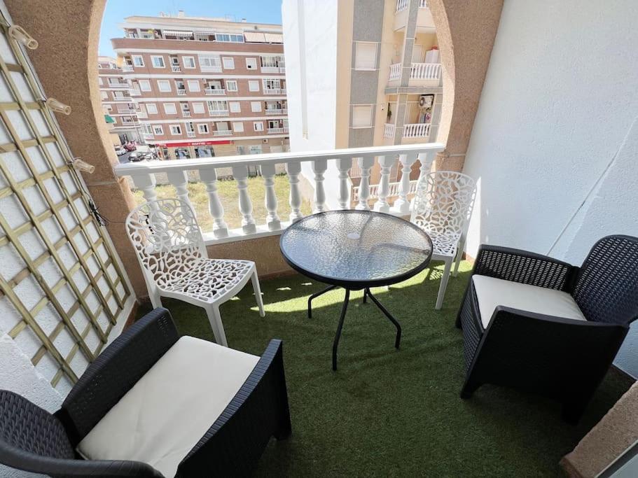 Nice And Central Apartment Torrevieja Dış mekan fotoğraf